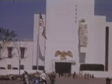 Wide shot of the United States federal building at the 1939 New York World's Fair.